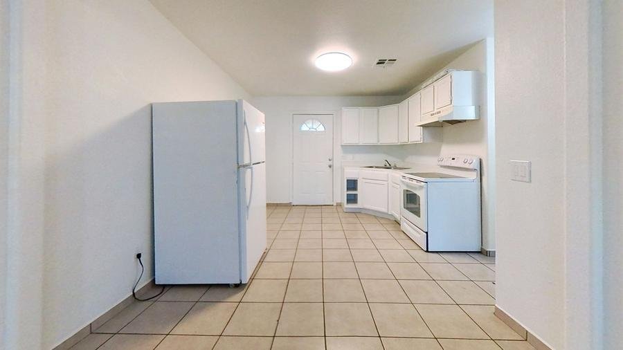 1023 E Old Southern Ave Unit B — Matterport preview